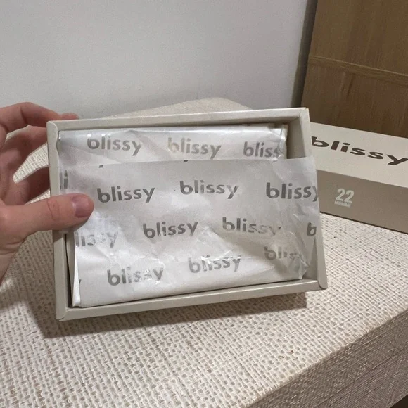 Blissy White King Pillowcase 22-Momme 100% Pure Mulberry Silk NWT BRAND NEW - Picture 8 of 10